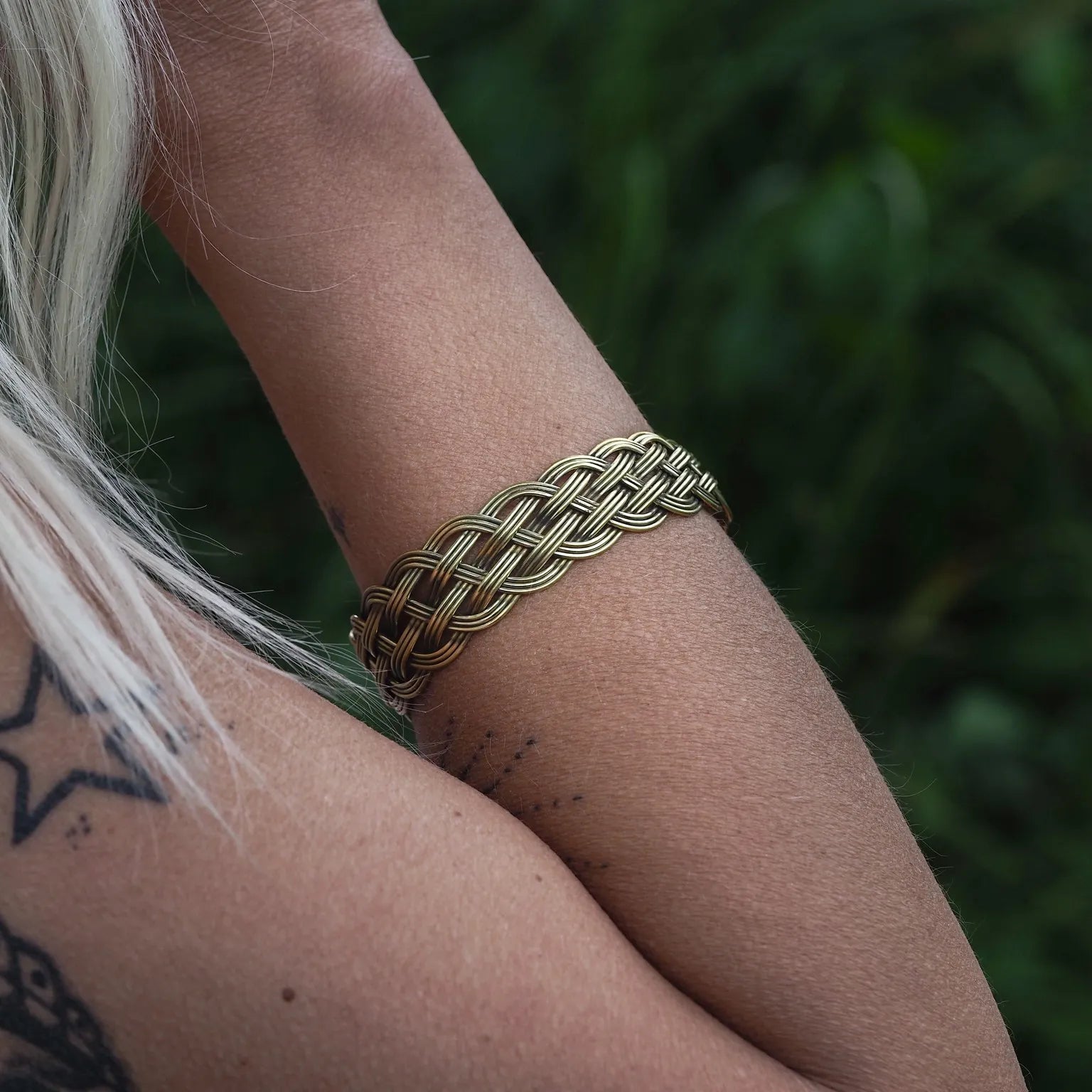 Valve flätat armband