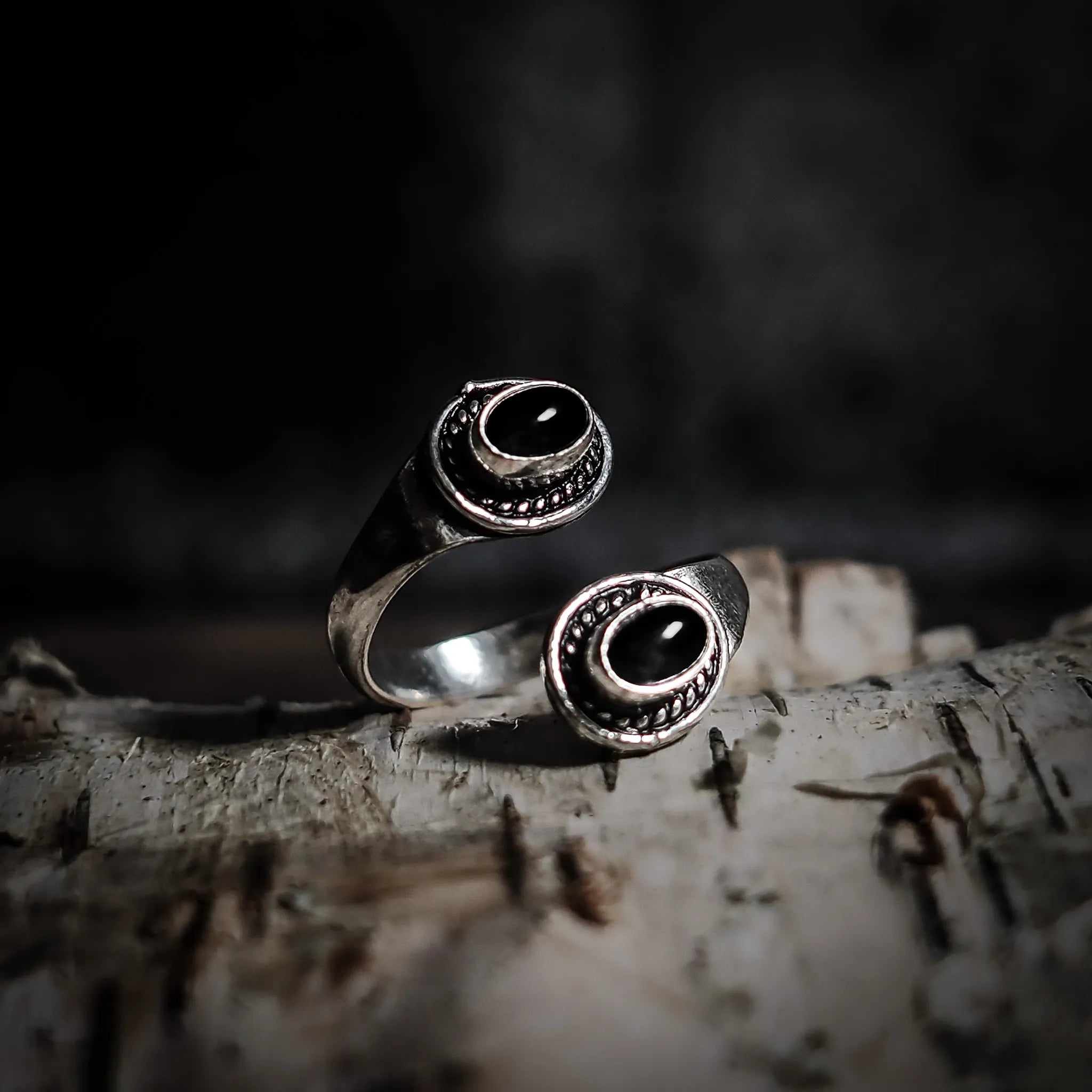 Spiralring med Svarta Agater