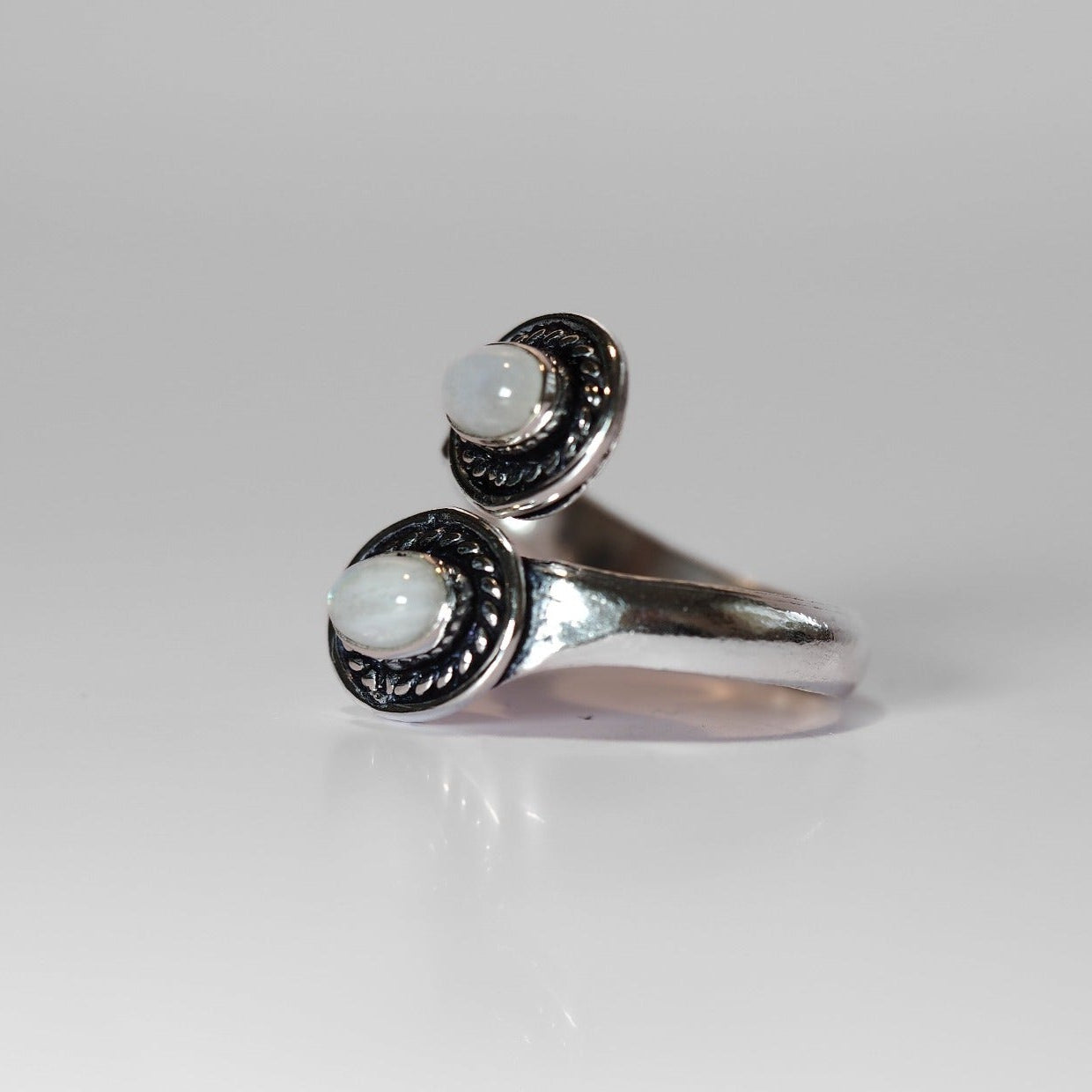 Spiralring med Månstenar