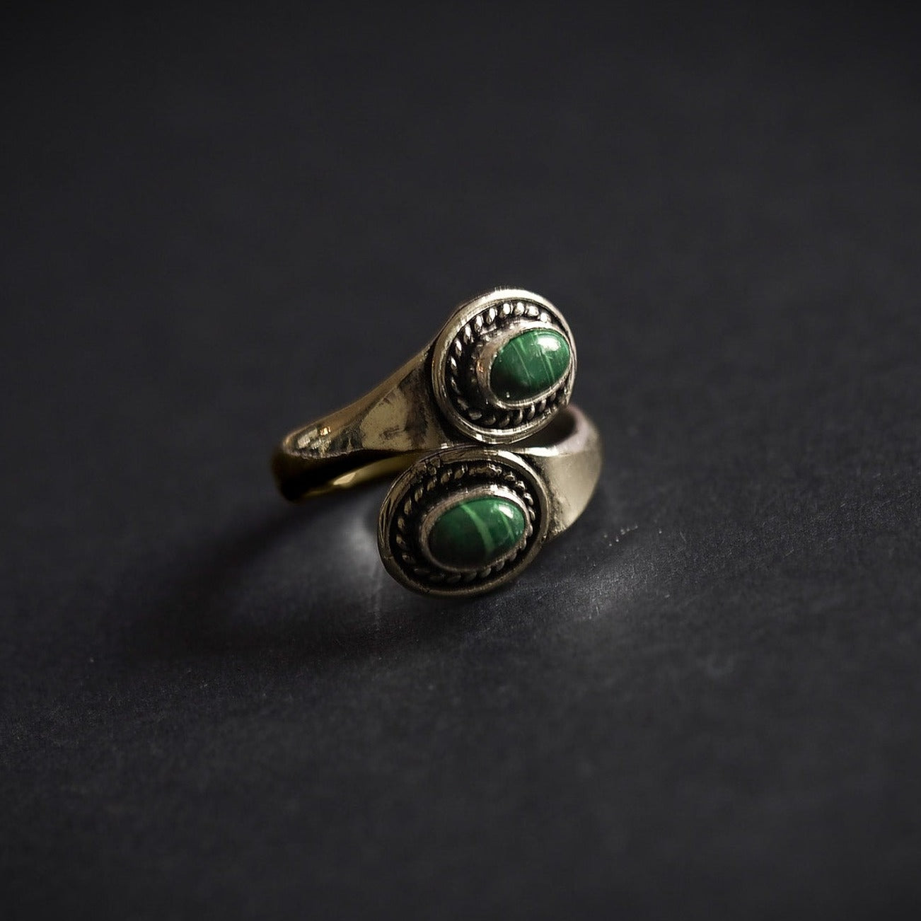 Spiralring med Malakiter