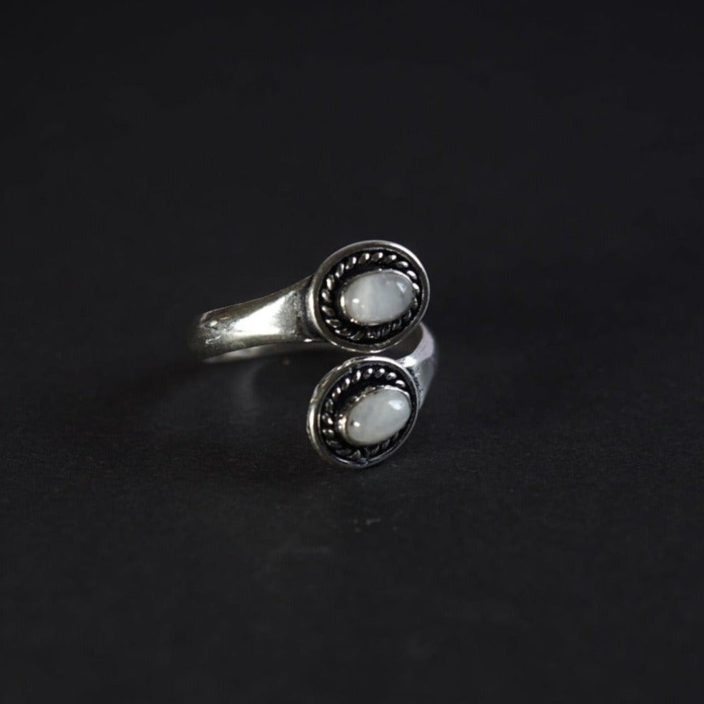 Spiralring med Månstenar