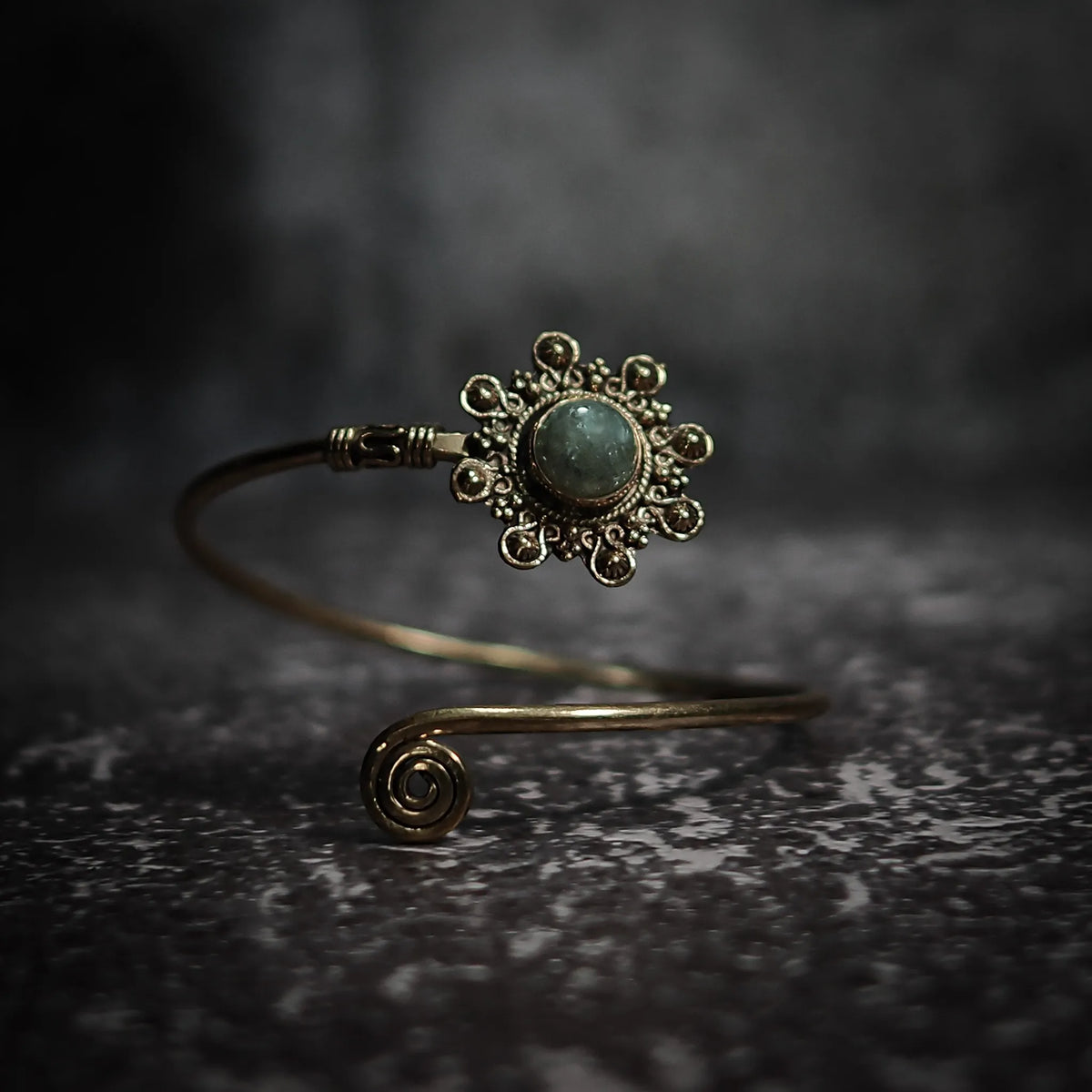 Armband Sol, med halvädelsten