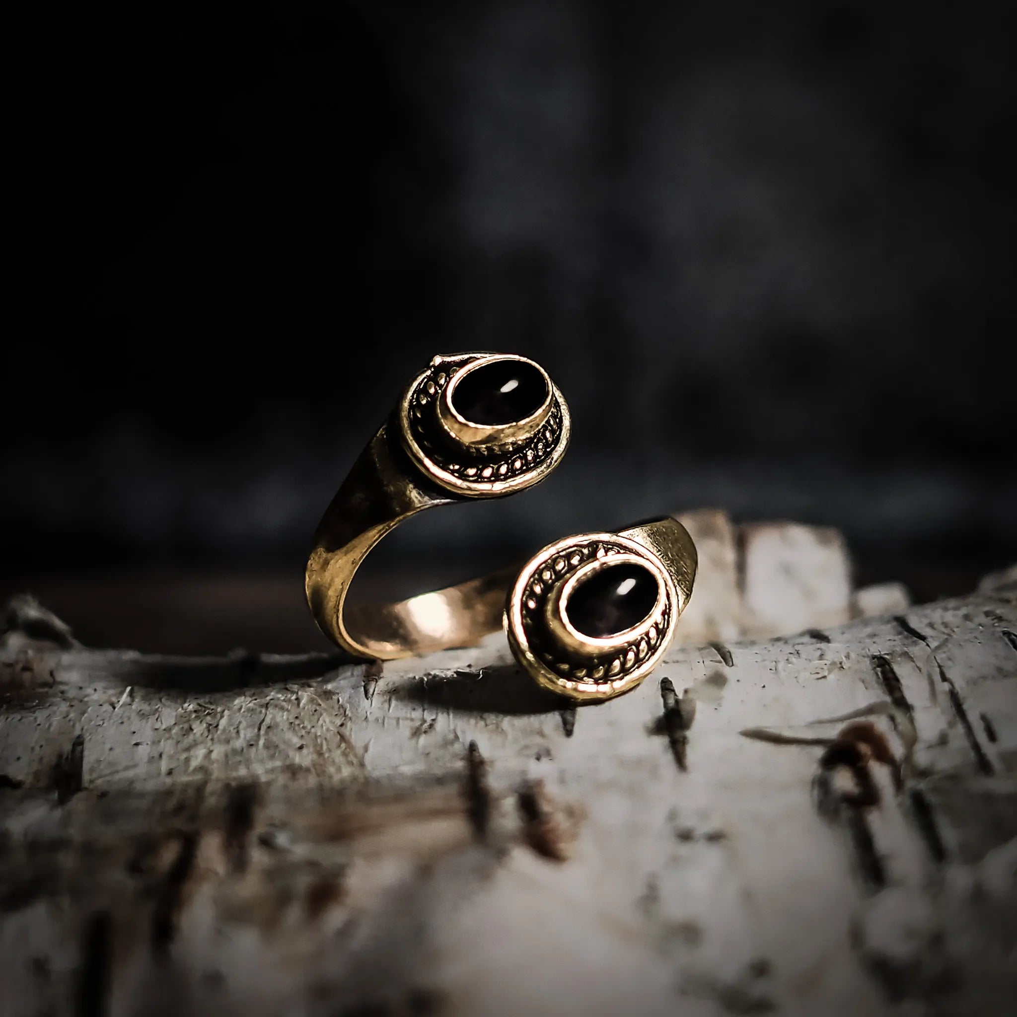 Spiralring med Svarta Agater