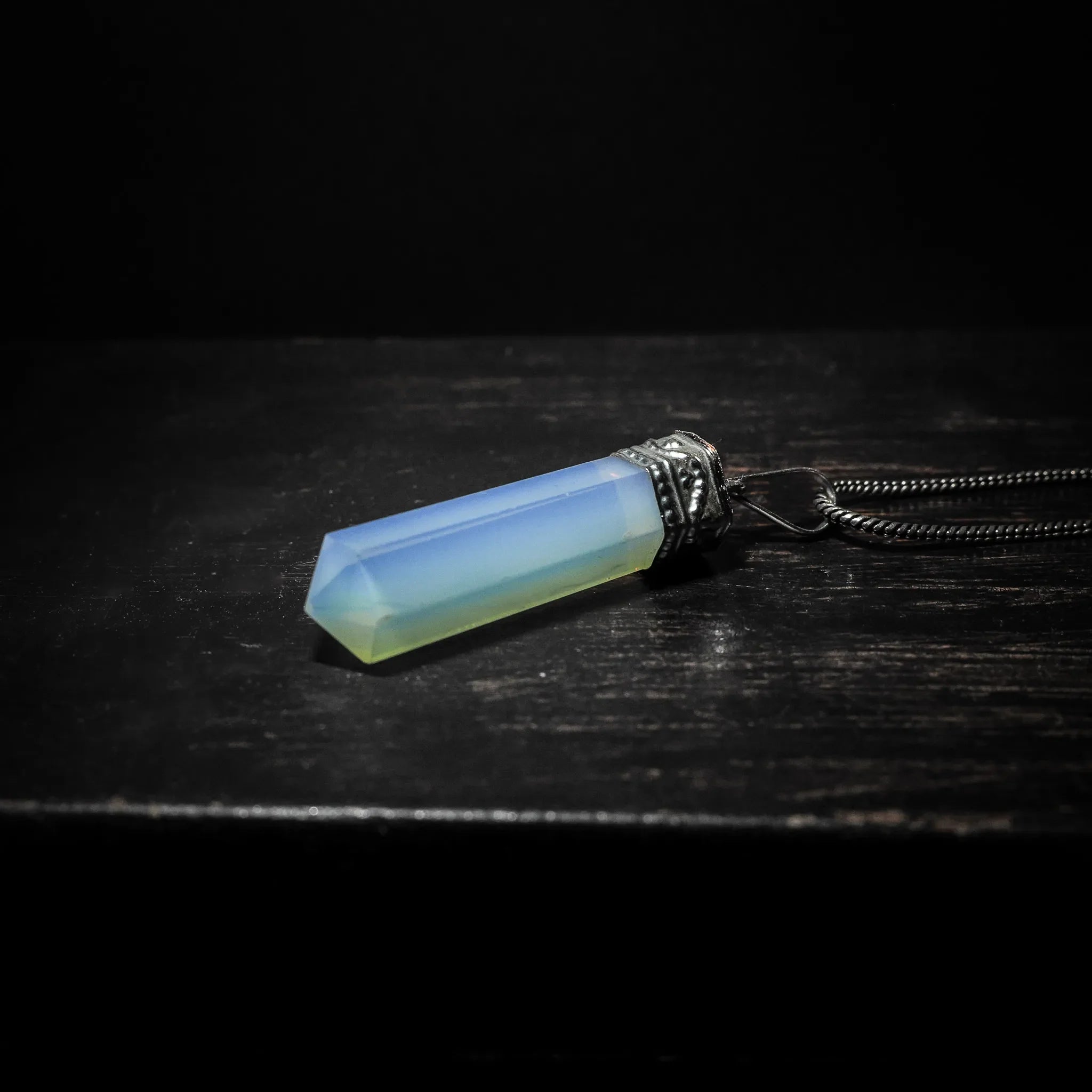 Stenhänge med Opalit