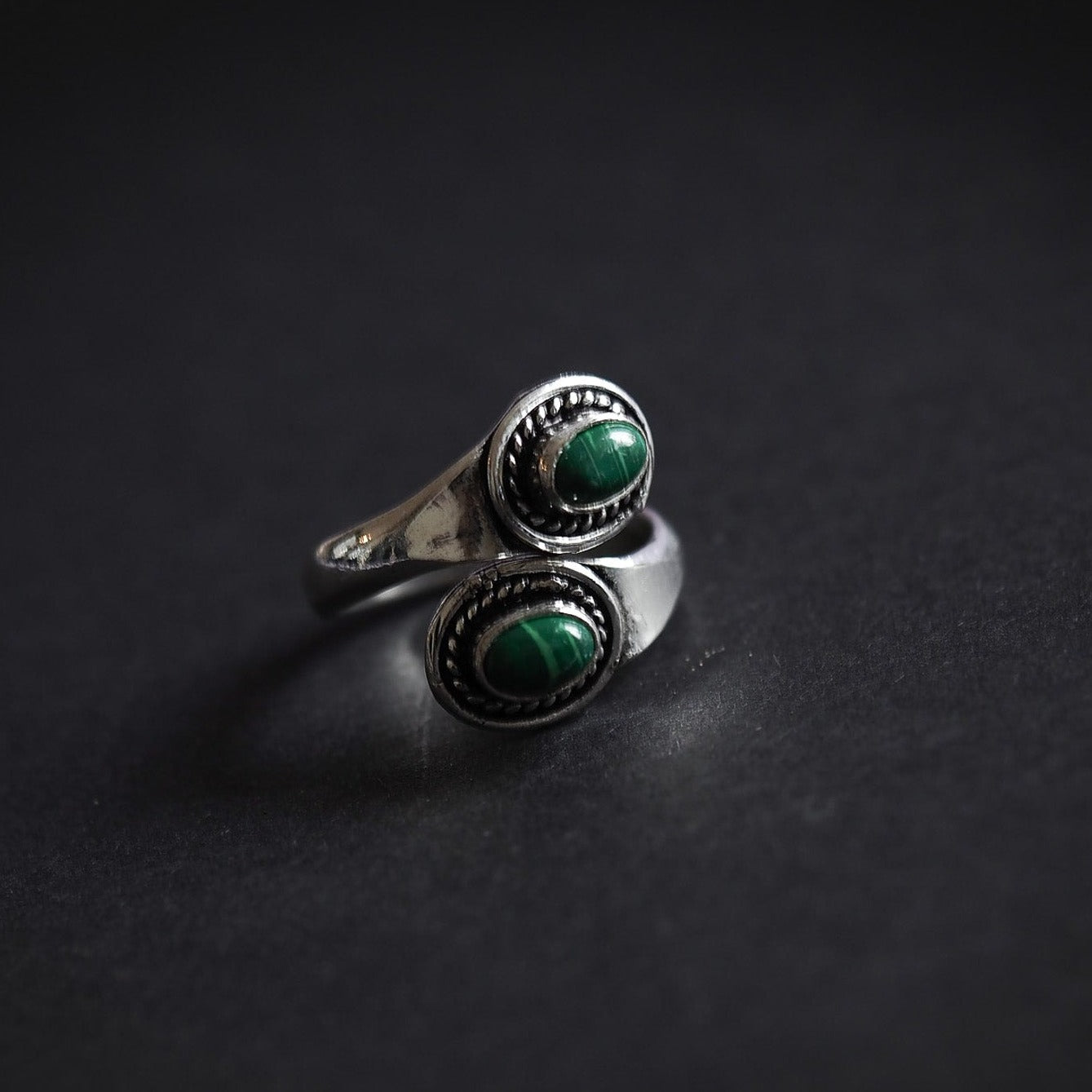 Spiralring med Malakiter