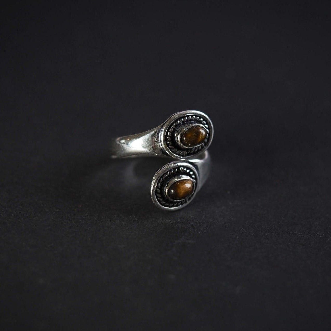 Spiral ring with Tiger's Eye