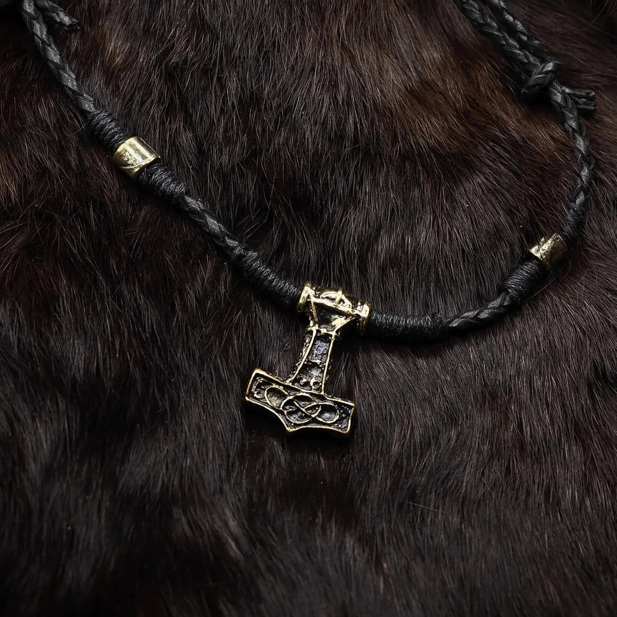 Halsband Torshammare Öde